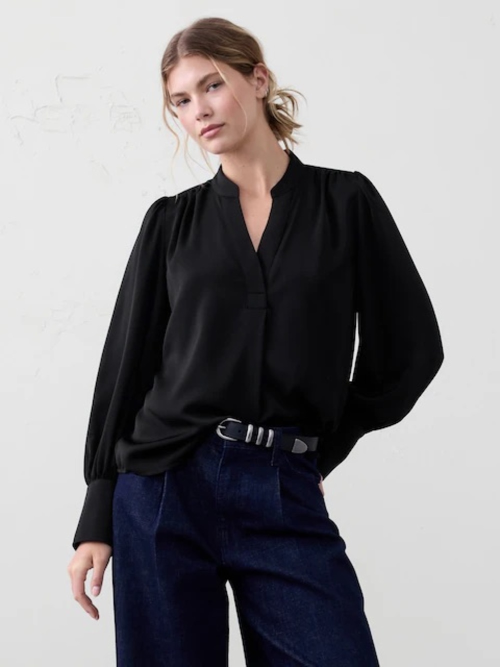 New Banana Republic Large Black Crepe V-Neck Long-Sleeve Blouse Top